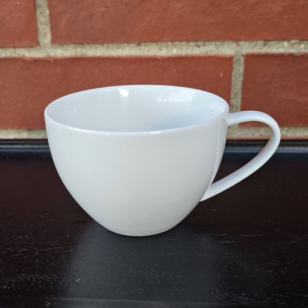 1x All White Crate & Barrel Coffee Tea Cup Made In Japan Excellent Condition